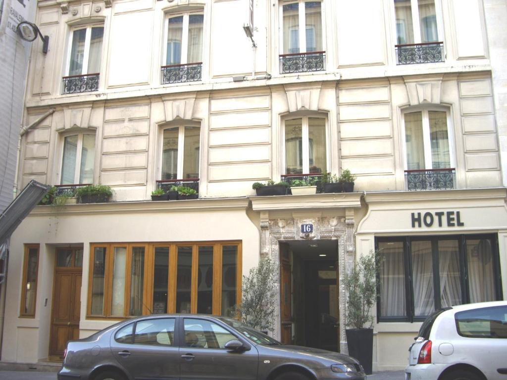 Montmartre Hotel